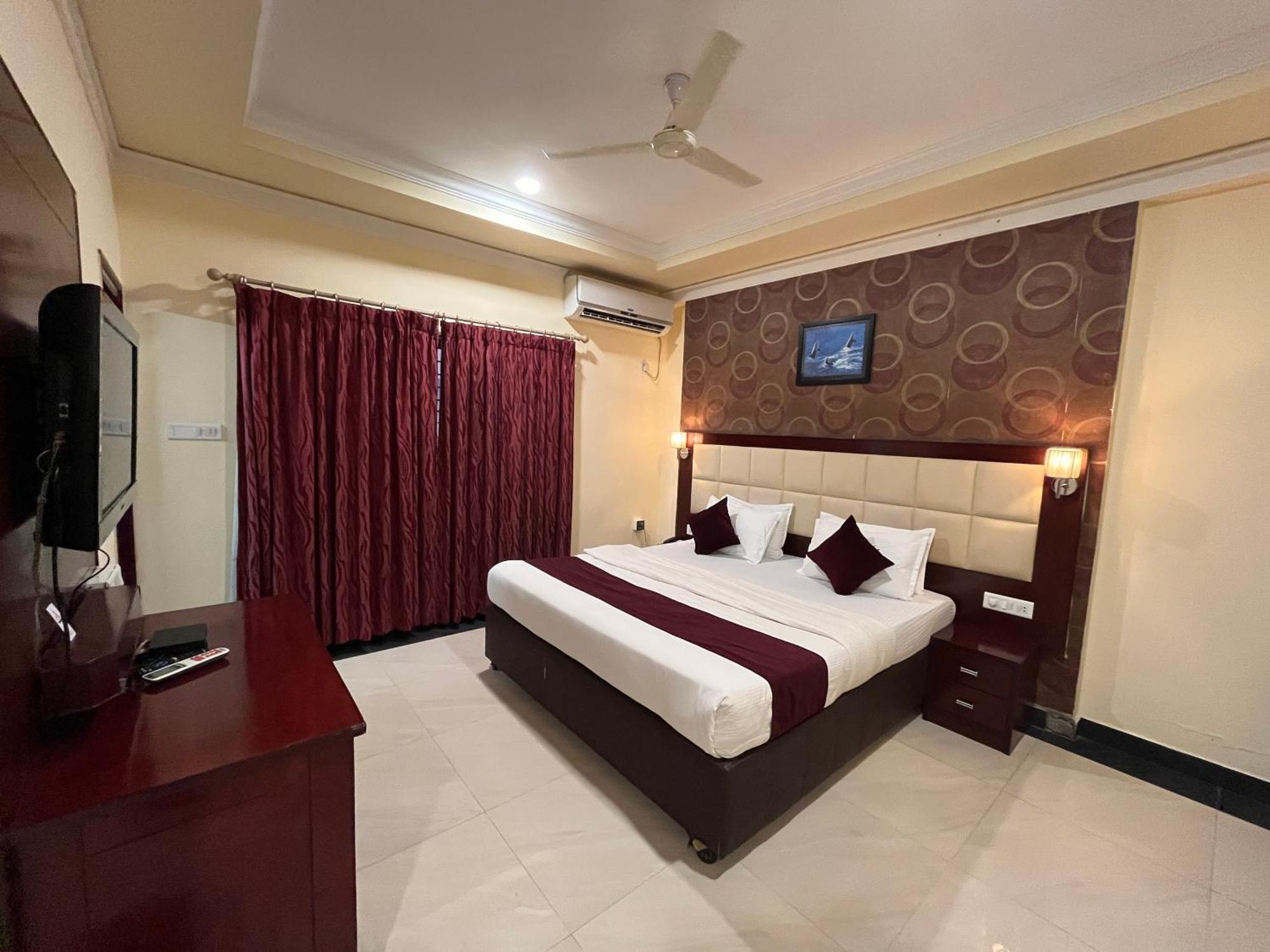Ananya Comfortss Hospet Luaran gambar