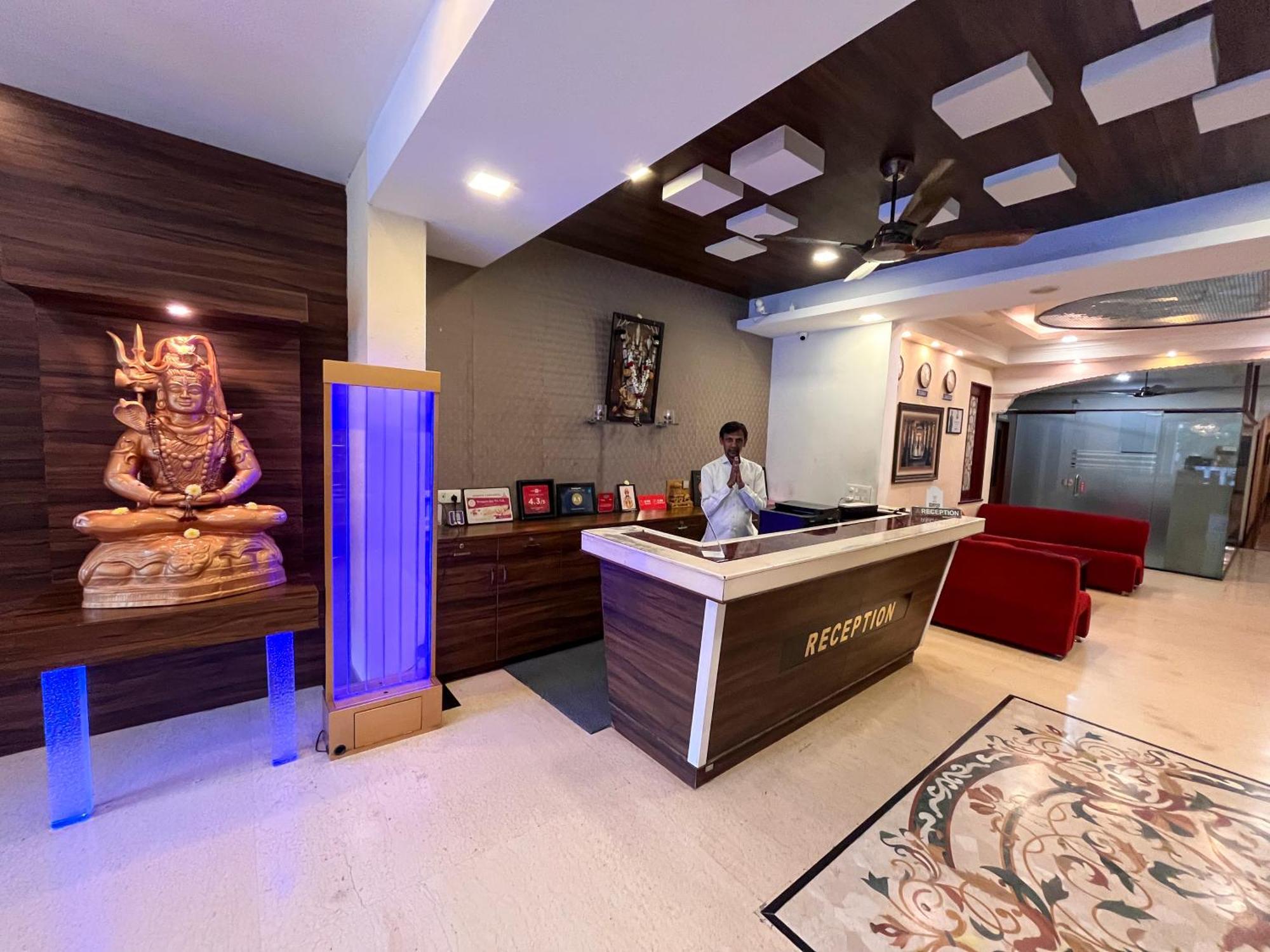 Ananya Comfortss Hospet Luaran gambar