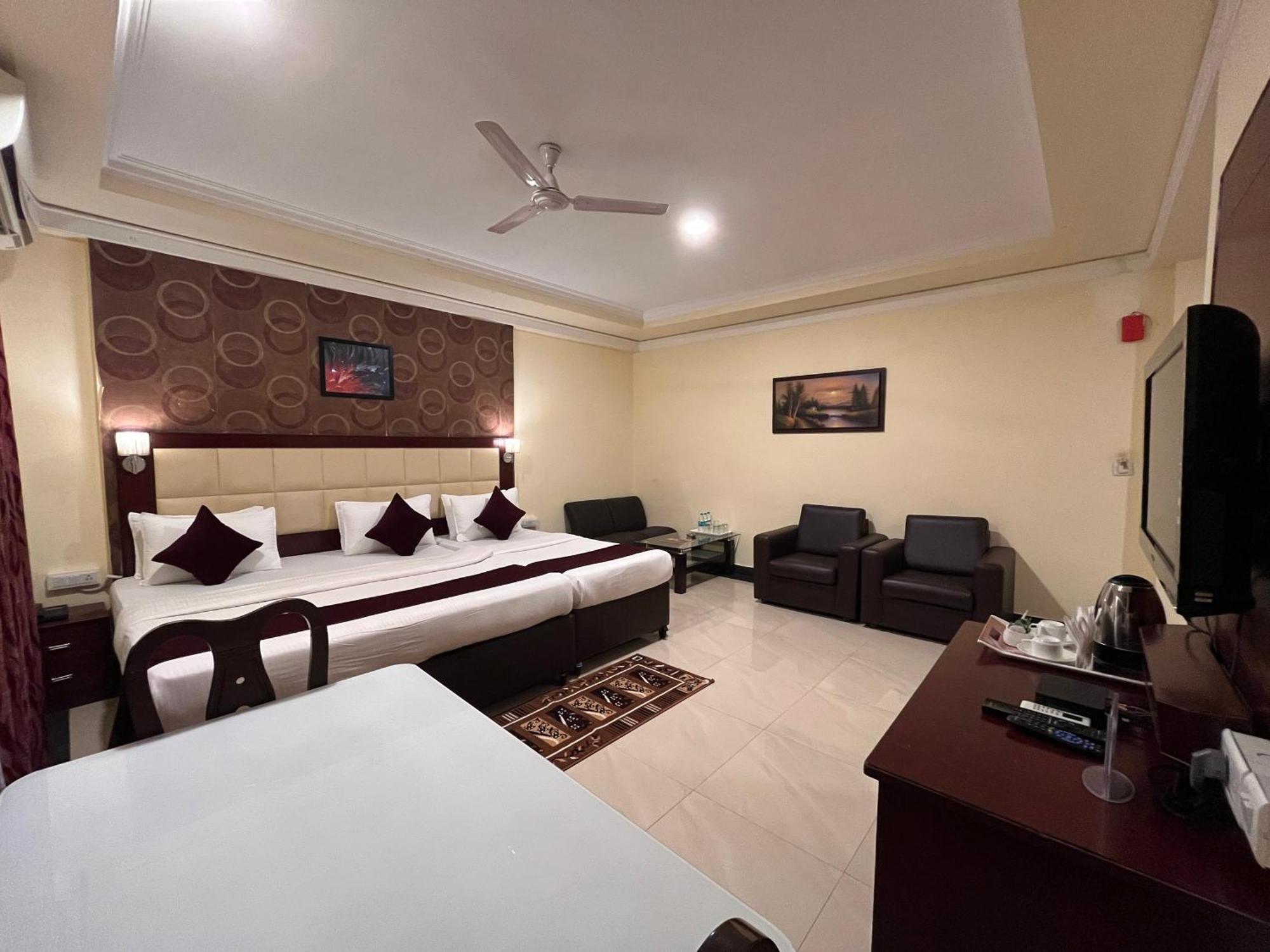 Ananya Comfortss Hospet Luaran gambar