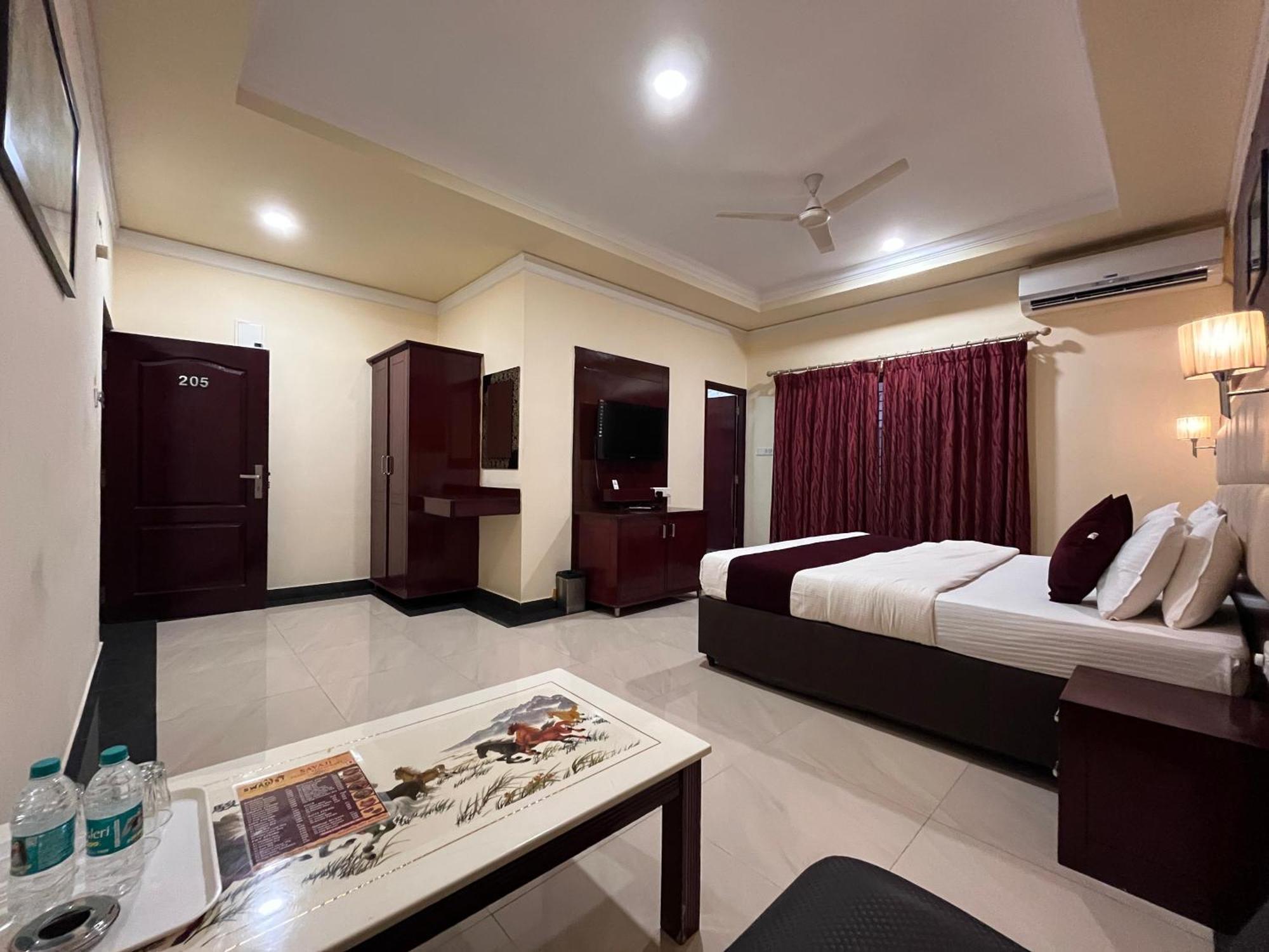 Ananya Comfortss Hospet Luaran gambar