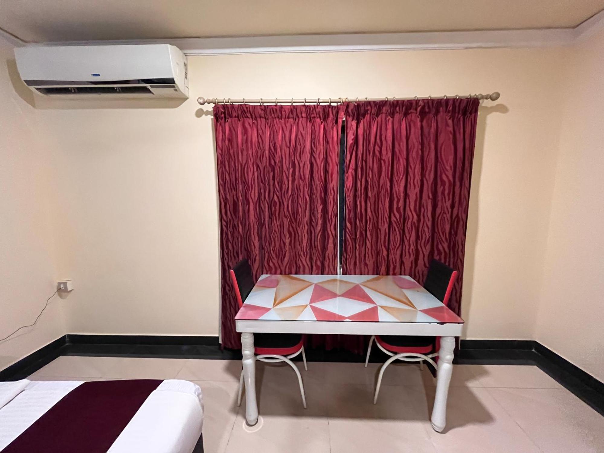 Ananya Comfortss Hospet Luaran gambar