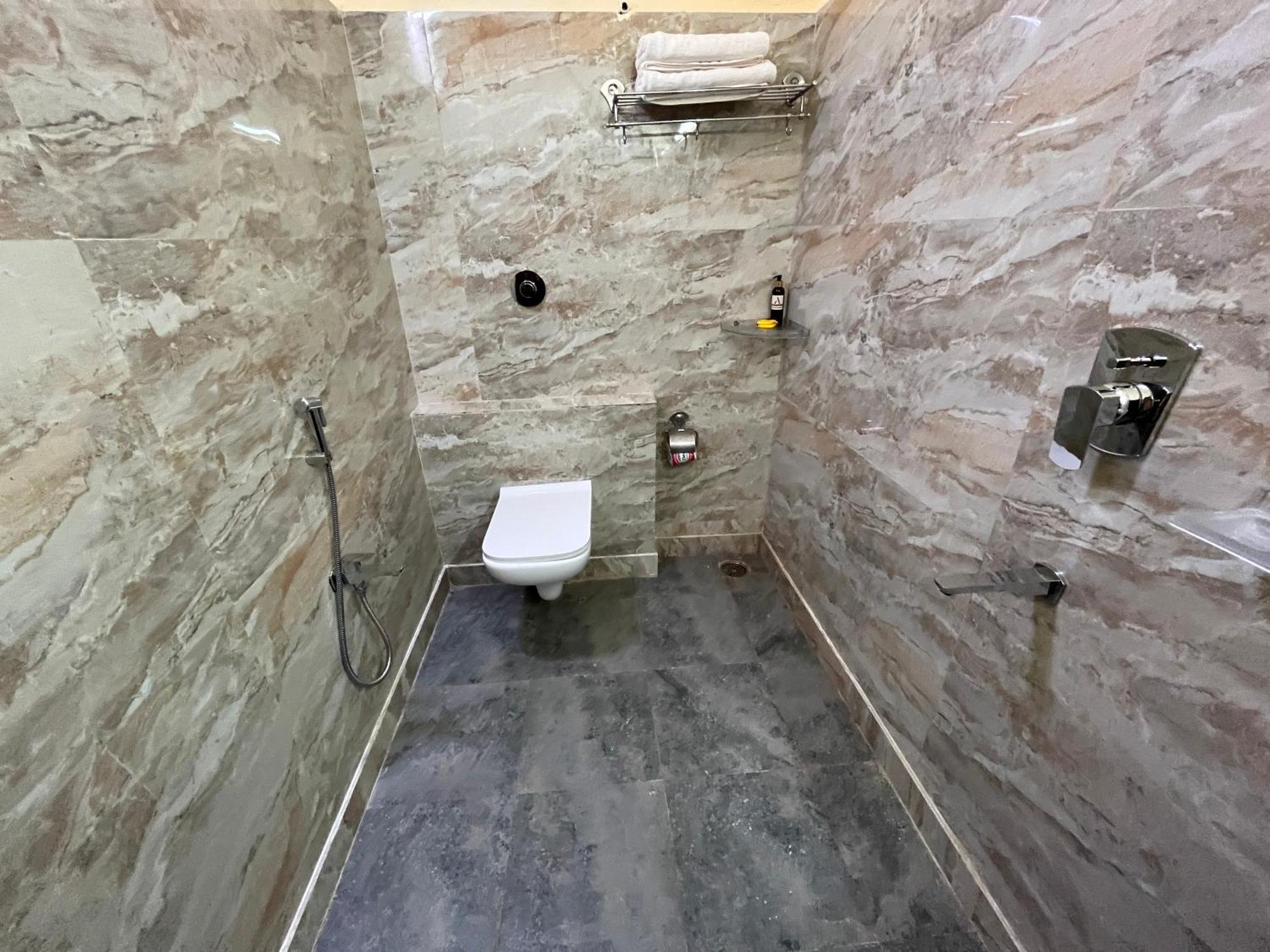 Ananya Comfortss Hospet Luaran gambar