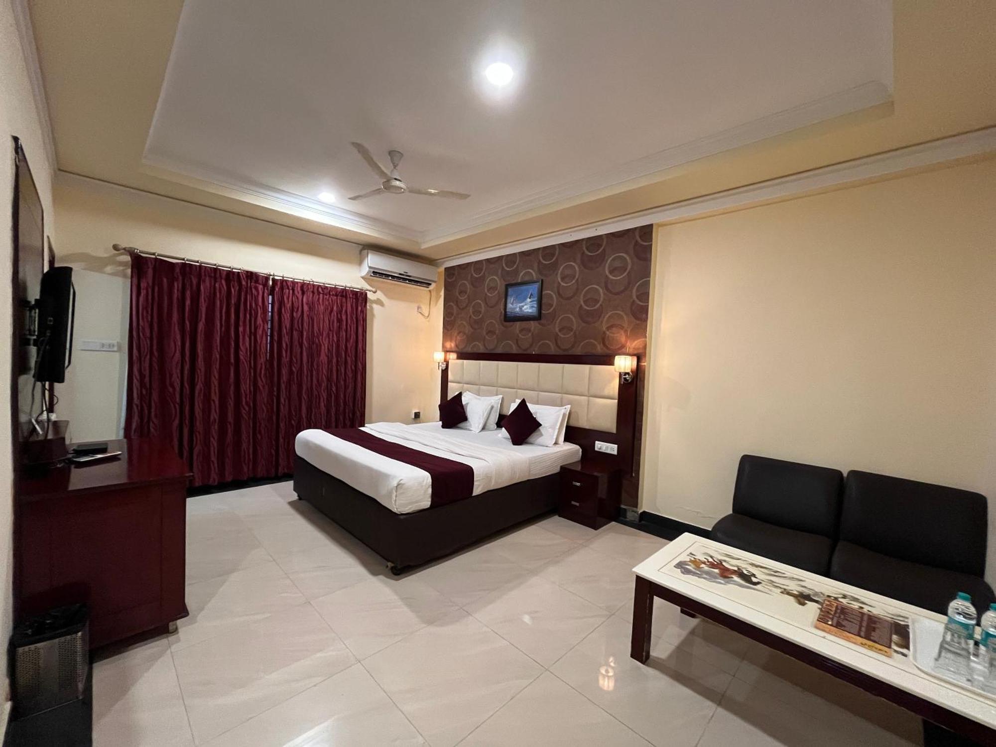 Ananya Comfortss Hospet Luaran gambar