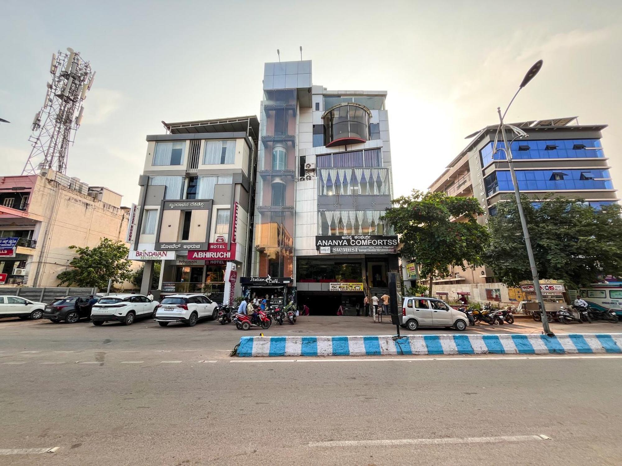 Ananya Comfortss Hospet Luaran gambar