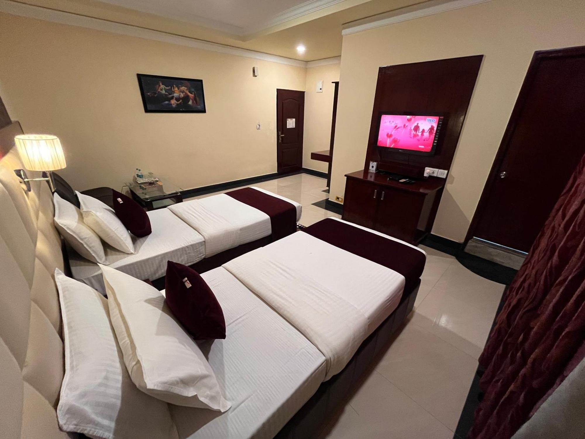 Ananya Comfortss Hospet Luaran gambar